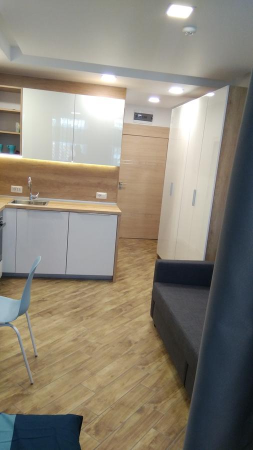 Select Apartment *